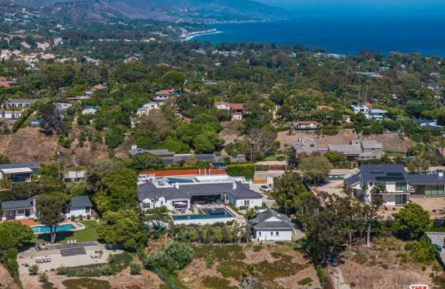 6671 Dume Dr Gallery 3