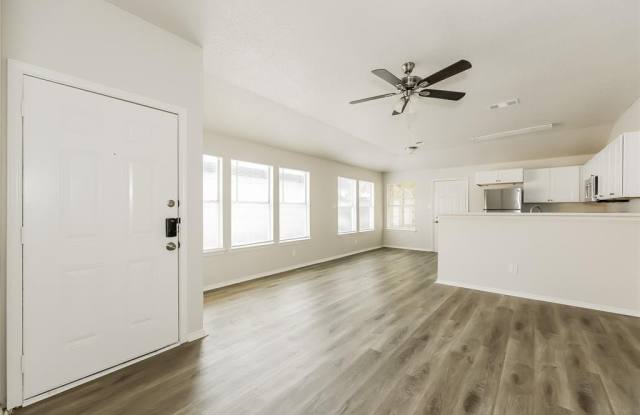 6818 Brookhaven Trail Gallery 3