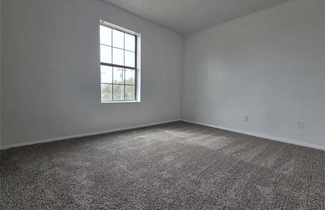 1024 Woodland Drive Gallery 3