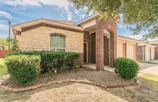 936 Furlong Drive - 936 Furlong Drive, Grand Prairie, TX 75051