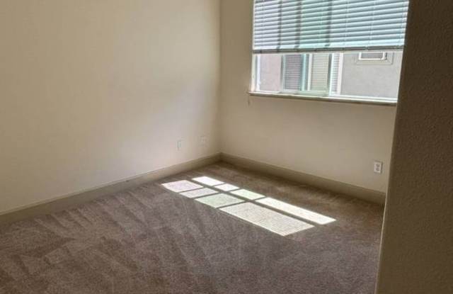 Charming 2BR Duplex in Stockton photos photos