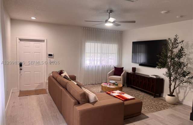 2641 SW 83rd Ter Gallery 4