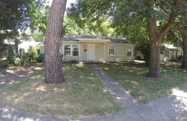 1426 Panhandle St - 1426 Panhandle St, Denton, TX 76201