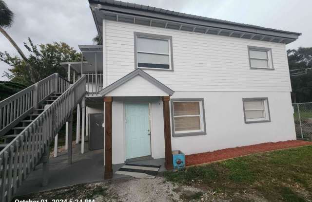615 Clearlake Road unit B Gallery 1