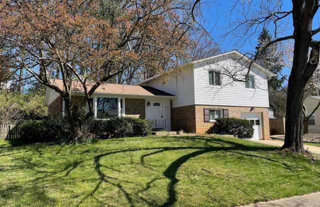 5233 POMMEROY Drive - 5233 Pommeroy Drive, Kings Park West, VA 22032