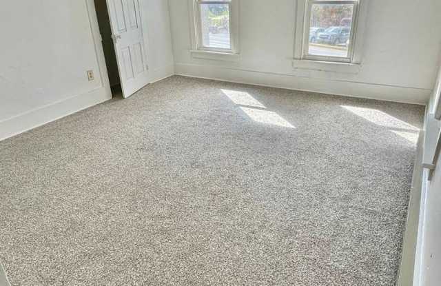 305 W. Linn St photos photos