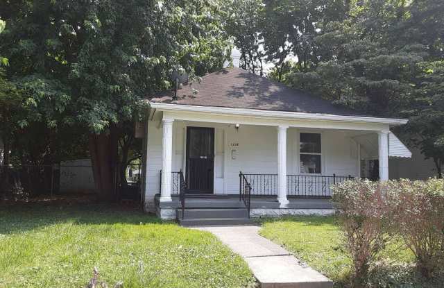 Nice 2BR/1BA house **June 2025 Special! Half price deposit with qualifying application and lease signed by June 20, 2025** photos photos