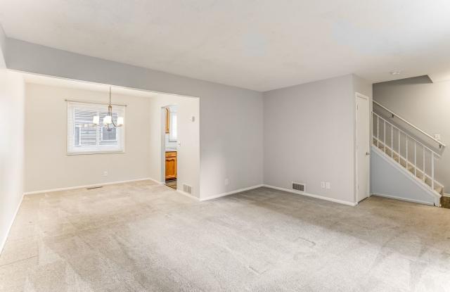 2 Bedroom Condo in charming Plymouth neighborhood! photos photos