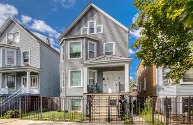 2842 N Avers Ave. photos photos