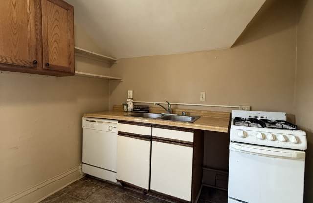 114 South Blair Street - 3 photos photos