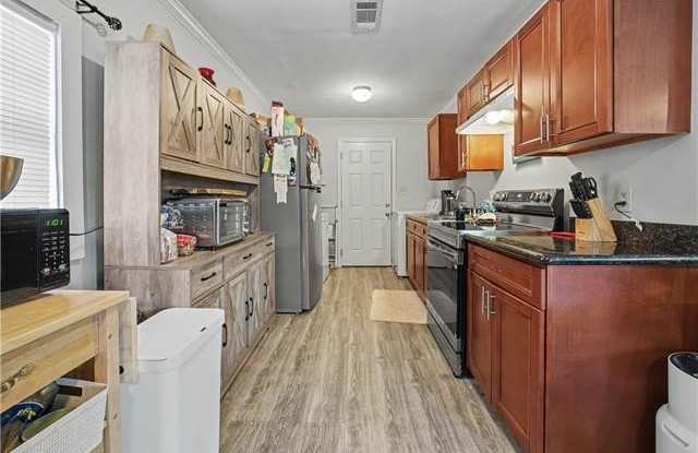 5823 DEBORE Drive Gallery 4