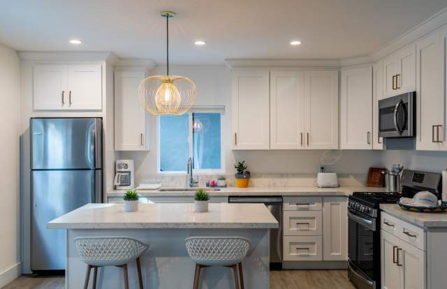 Luxury 2 Bedroom Ocean View Apartment walking distance to Hermosa Beach Pier !!!! photos photos