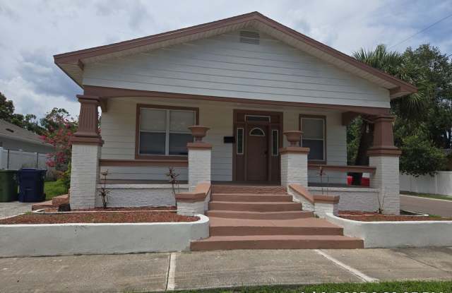 Corner lot in Nebraska Heights! photos photos