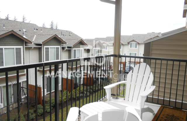 Beautiful Townhome Located In NW Portland's Timberland Community Gallery 3