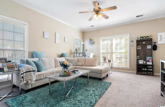2033 Queens Ct Gallery 4