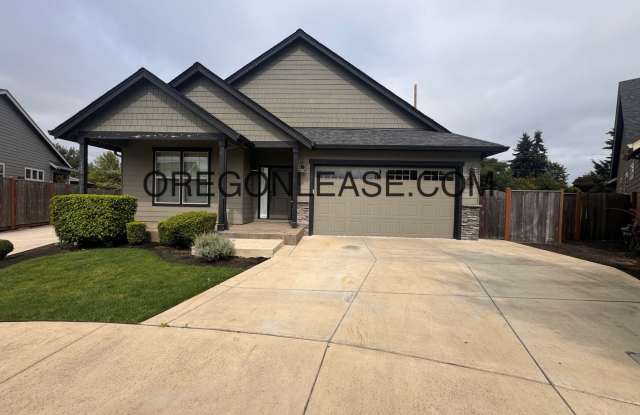 2019 construction 3 bedroom 2 full bath West Eugene home photos photos
