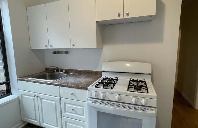 515 W 111th St photos photos