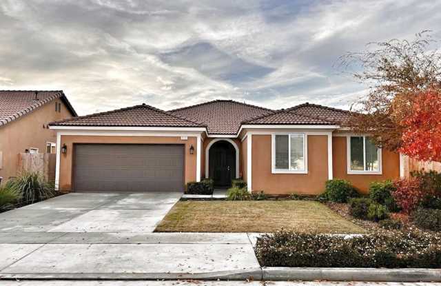 Beautiful Home for rent in Visalia, Ca photos photos