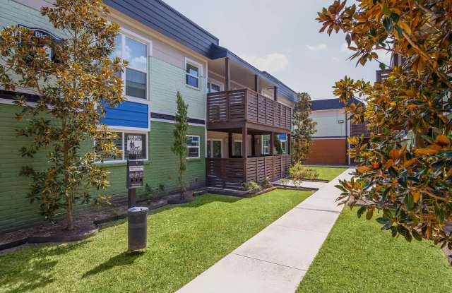 Dominion at Oak Forest Apartments Gallery 3