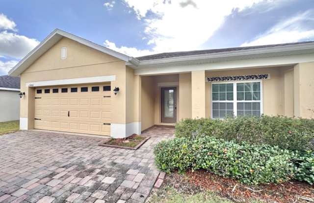 4 BEDROOM POOL HOME! EAGLE DUNES GOLF COURSE GATED COMMUNITY! - 23800 Companero Drive, Lake County, FL 32776