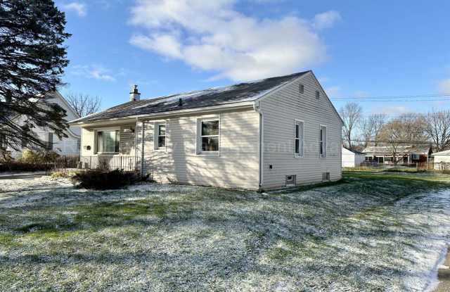 Charming 2-Bed/1-Bath Ranch, Massive Basement, Close to Chrysler Plant! photos photos
