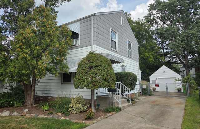 1501 E 248th Street photos photos