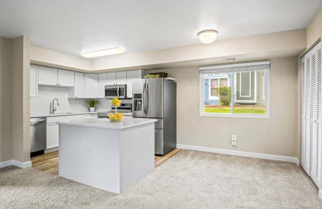 Evolve Real Estate: Beautifully Updated 2 Bedroom 2 Bath Condo. Available NOW!! photos photos