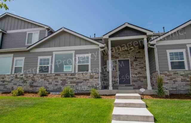 Stunning 3 Bedroom, 2.5 Bath Townhome in Beautiful Windsor! photos photos