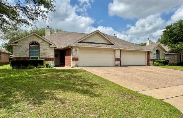 Duplex - 304 Chapel Trail Circle, Waco, TX 76712