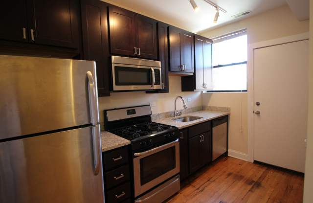 1108 W Balmoral Ave photos photos