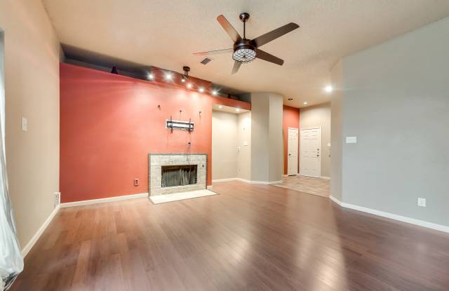 519 Meadowcreek Dr Gallery 4