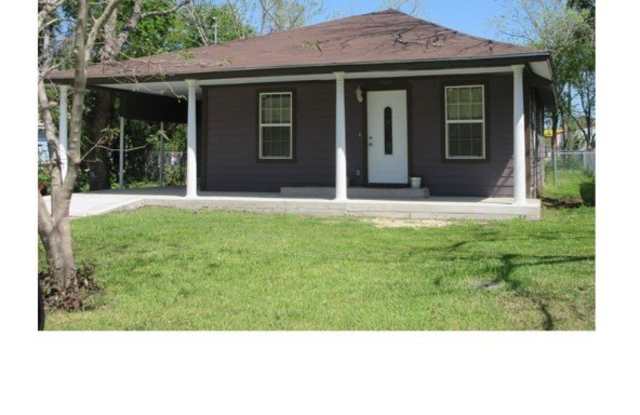 613 S Laurel Avenue - 613 South Laurel Avenue, Luling, TX 78648