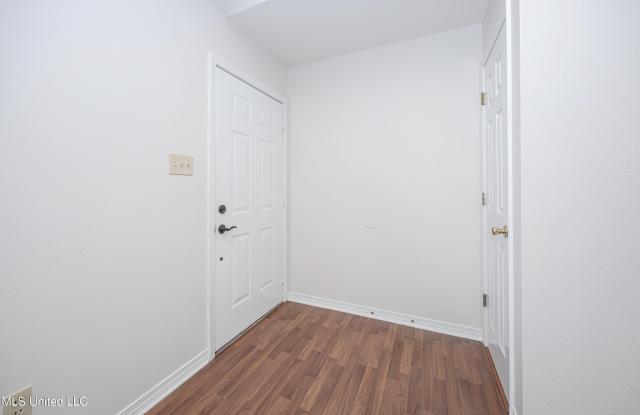 1316 Deana Road Gallery 4