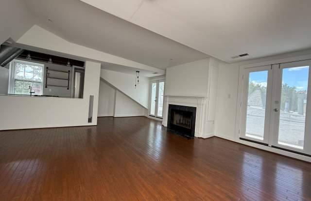 3267 N Street NW #5 Gallery 3