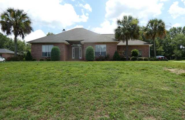 Spacious 4-Bedroom Pool Home photos photos