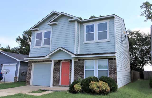 Available For Immediate Move-In! photos photos