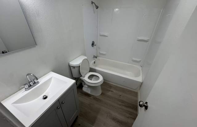 1101 West Sherer Street photos photos
