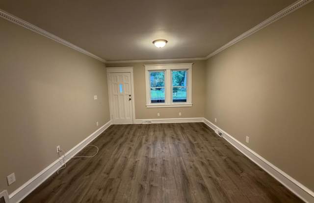 704 N LENOLA Road Gallery 3