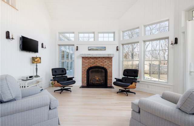 38099 Main Road Gallery 3