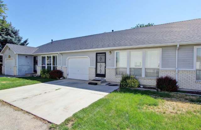 Single-Level Unit w/1-Car Garage photos photos Single-Level Unit w/1-Car Garage photos photos