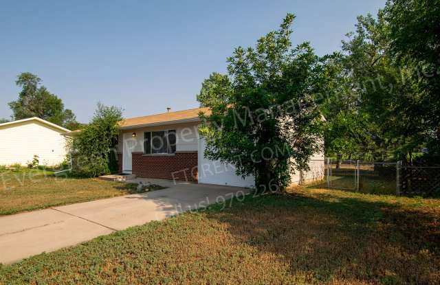 3-Bedroom Home Near Dining and Shopping photos photos 3-Bedroom Home Near Dining and Shopping photos photos