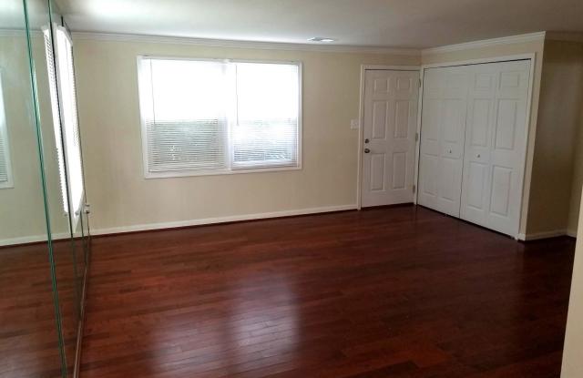 1601 MELBY COURT Gallery 4