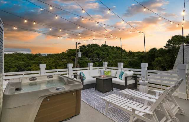 Rooftop Spa + Bar | Walk to Beach Gallery 3