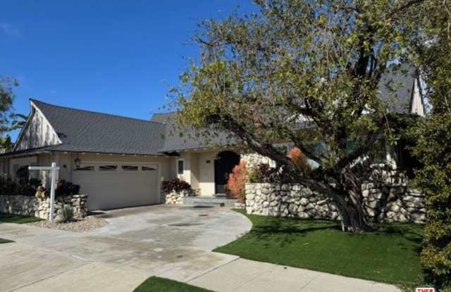 4561 Don Felipe Dr photos photos