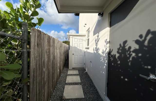 10521 SW 180th St photos photos