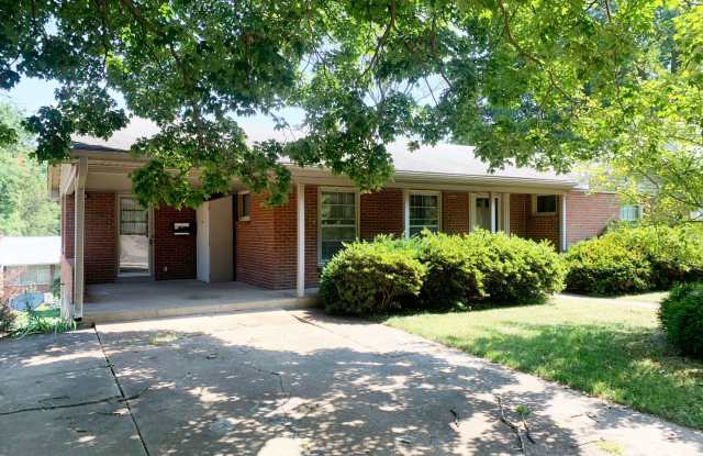 Great Location Near SEMO Campus! Gallery 1