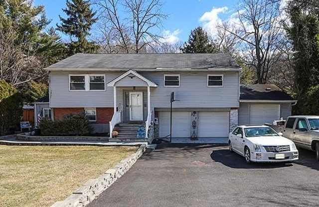 352 Woodbury Road - 352 Woodbury Road, Nassau County, NY 11797 352 Woodbury Road - 352 Woodbury Road, Nassau County, NY 11797