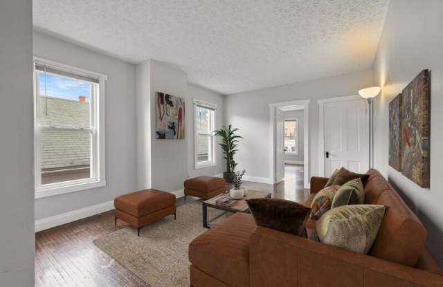 285 E Whittier St photos photos