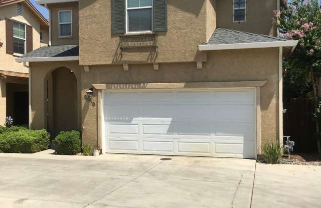 Two Story Home in Shasta View Gardens photos photos