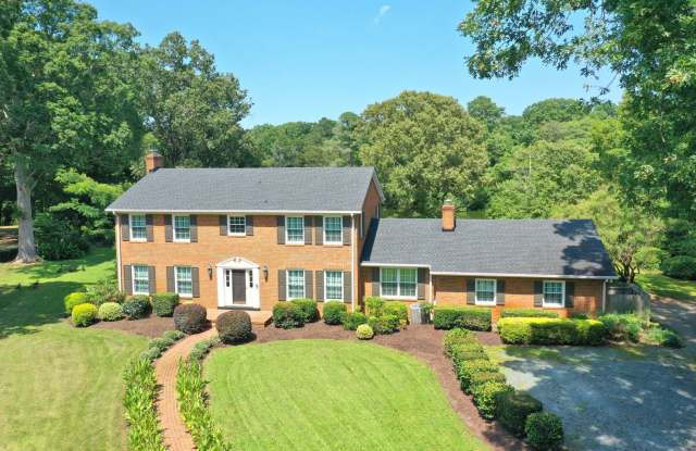 Available NOW! WATERFRONT Home in Witchduck Point!! Spacious Bedrooms, Sunroom, Pet Friendly  Much More! photos photos